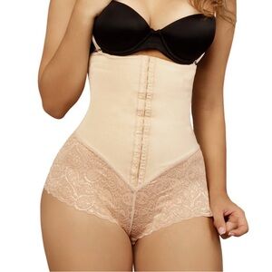VEDETTE. 130. Strapless Body with Front Closure